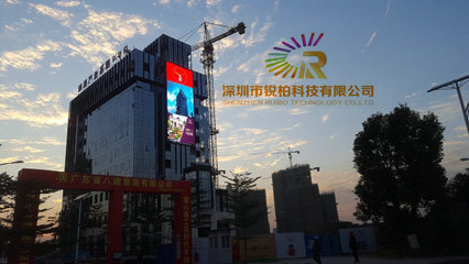 德陽DJ臺酒吧LED設(shè)計與高清背景屏、異形屏創(chuàng)新應(yīng)用